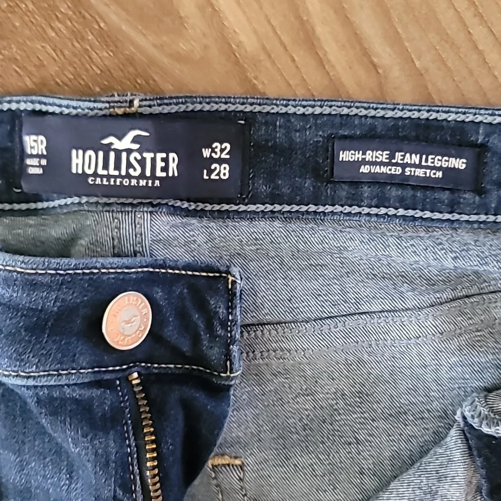 Hollister distressed jegging - Picture 3 of 6